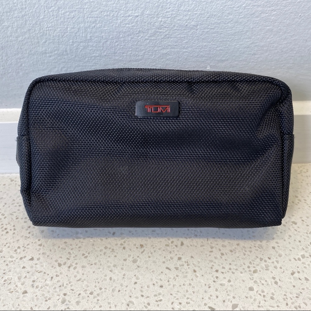 Tumi travel packing cube / bath storage / cosmetic